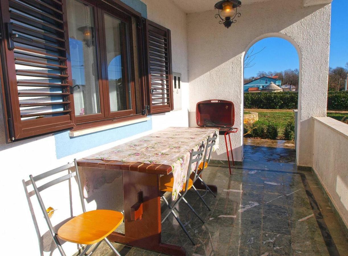 Alma Apartment Porec Exterior photo