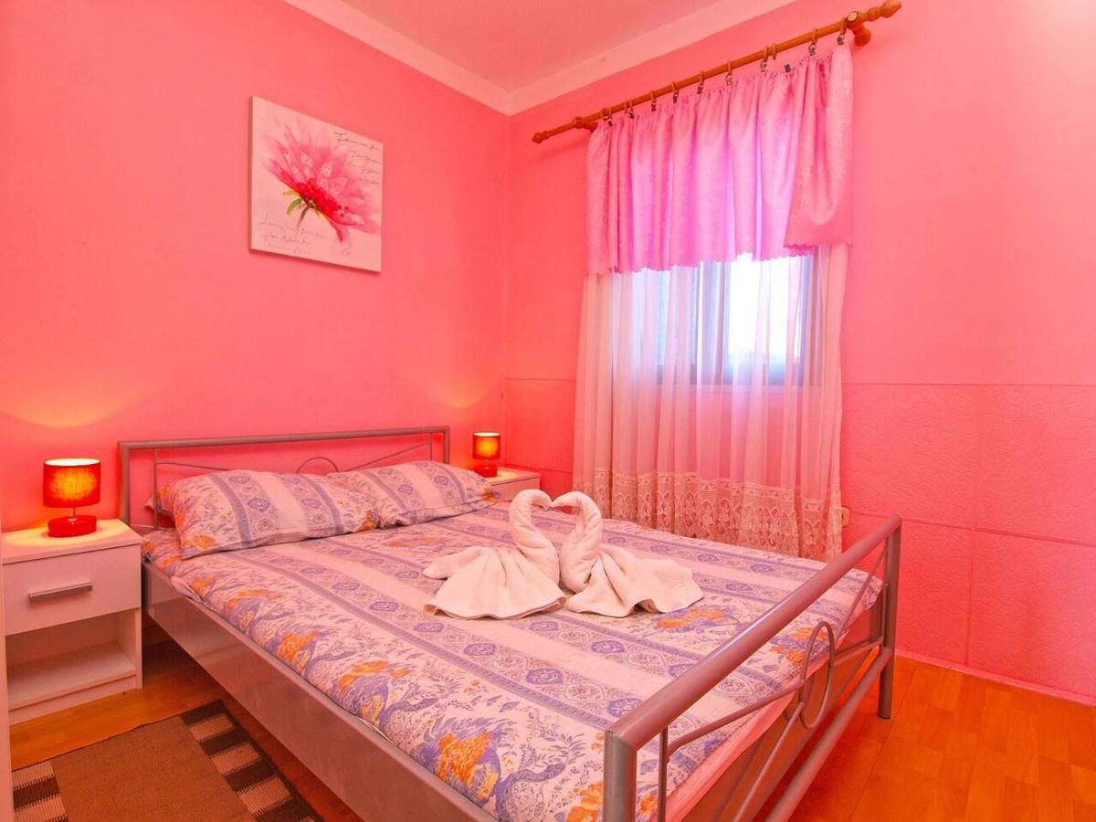 Alma Apartment Porec Exterior photo